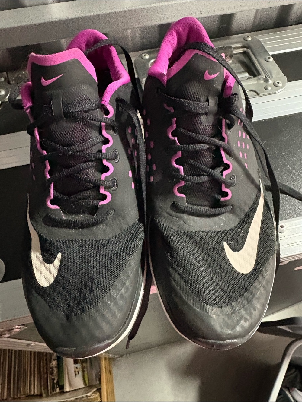 Nike Women's Black and Pink Training Sneakers